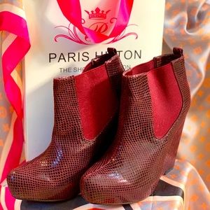 👢PARIS HILTON BURGUNDY WEDGE BOOTS MINT CONDITION
